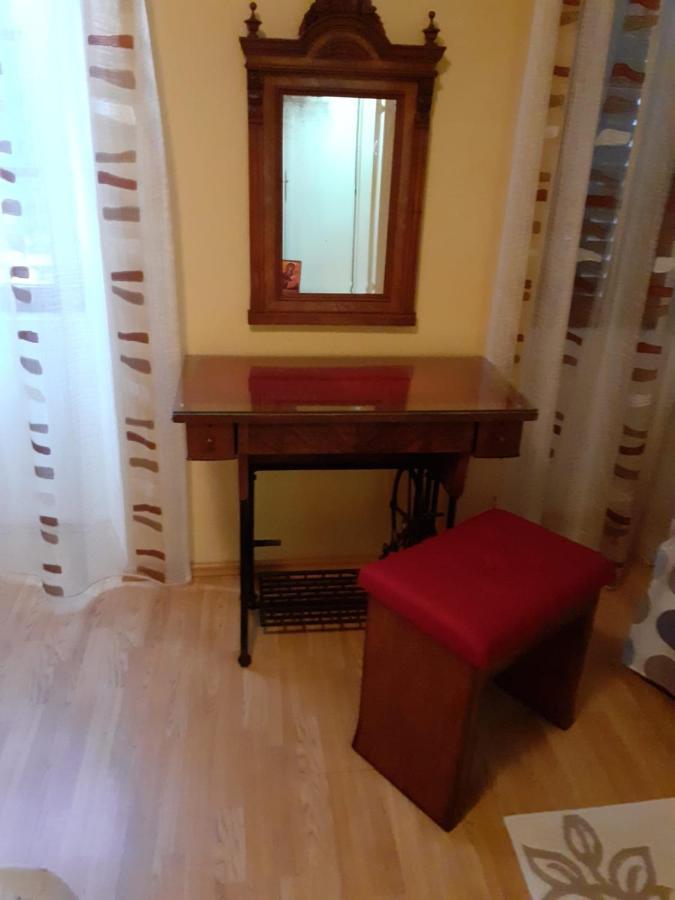 Apartment Villa Venezia เปราสต์ ภายนอก รูปภาพ